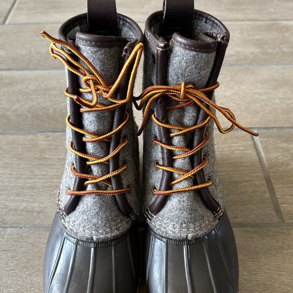L.L. Bean Brown Grey Wool Felt Bean Boots Size: 6 - Picture 3 of 13